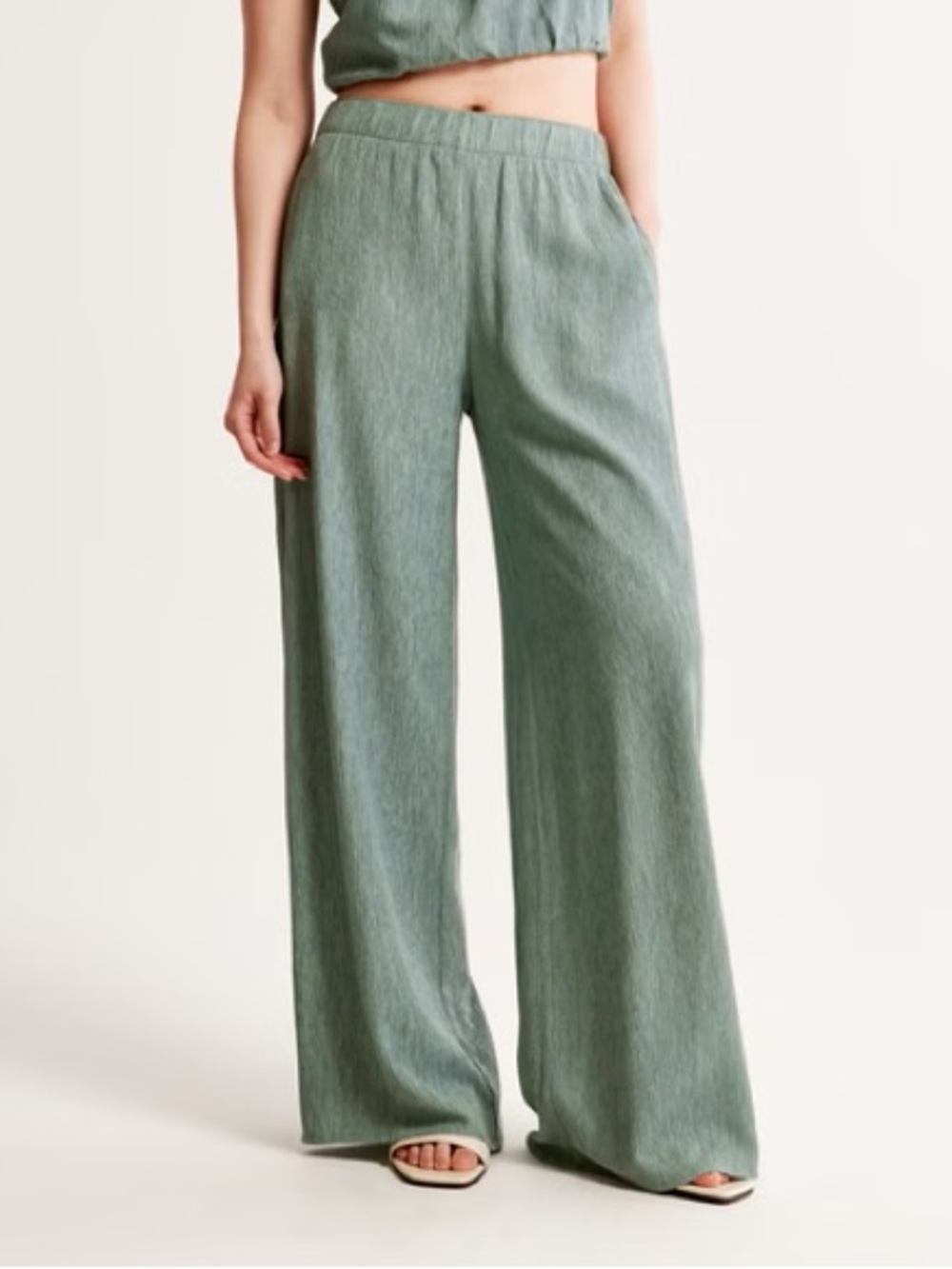 Abercrombie Crinkle Textured Pull-On Pant